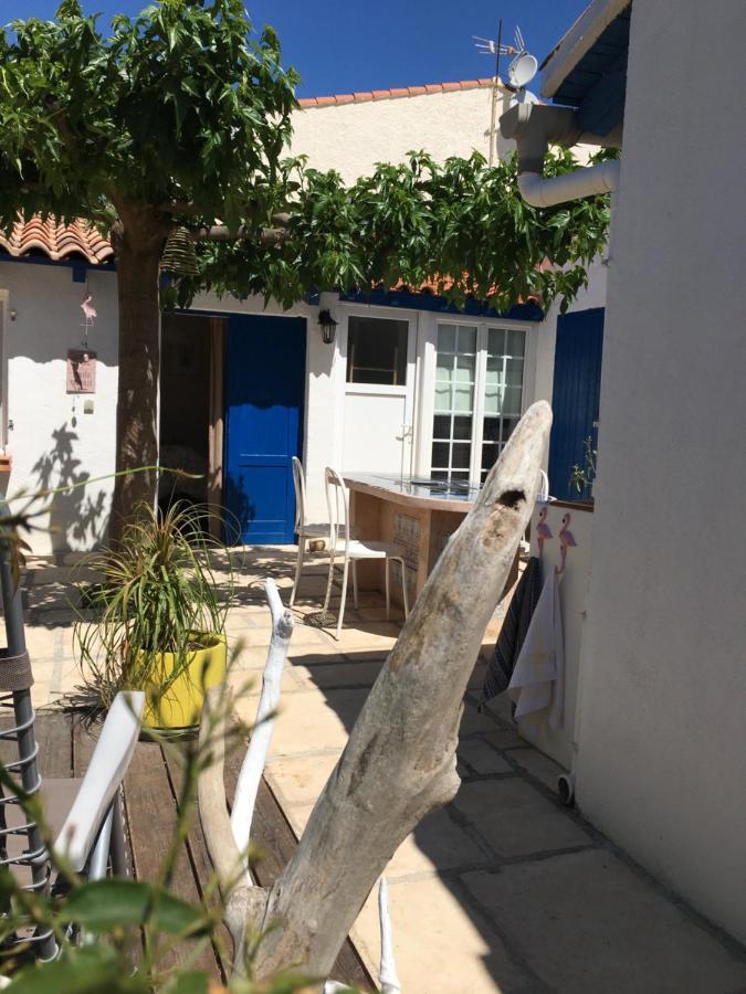 Seb&Laeti Guesthouse Saint-Laurent-dʼAigouze 外观 照片