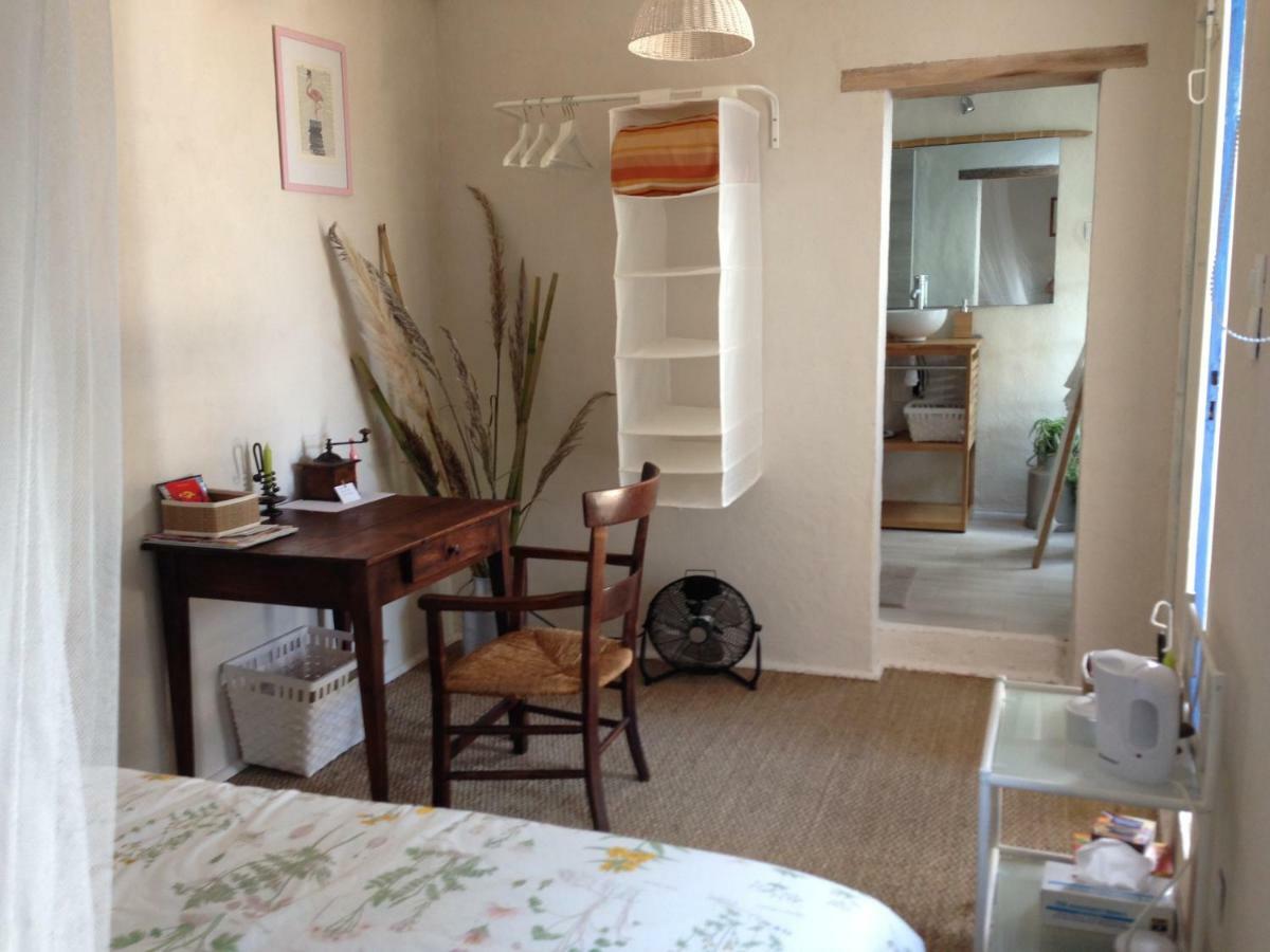 Seb&Laeti Guesthouse Saint-Laurent-dʼAigouze 外观 照片