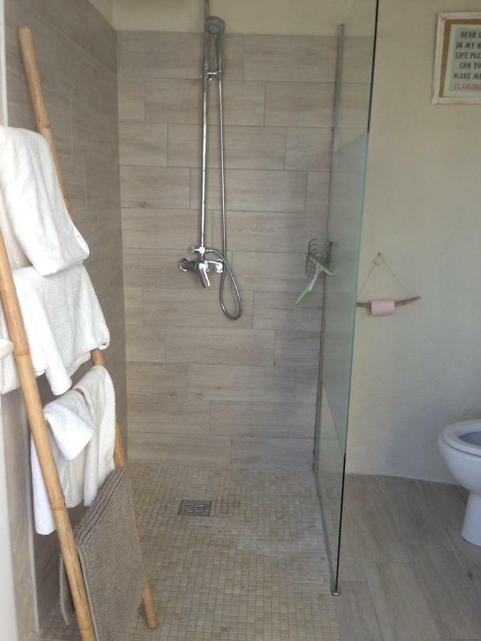 Seb&Laeti Guesthouse Saint-Laurent-dʼAigouze 外观 照片