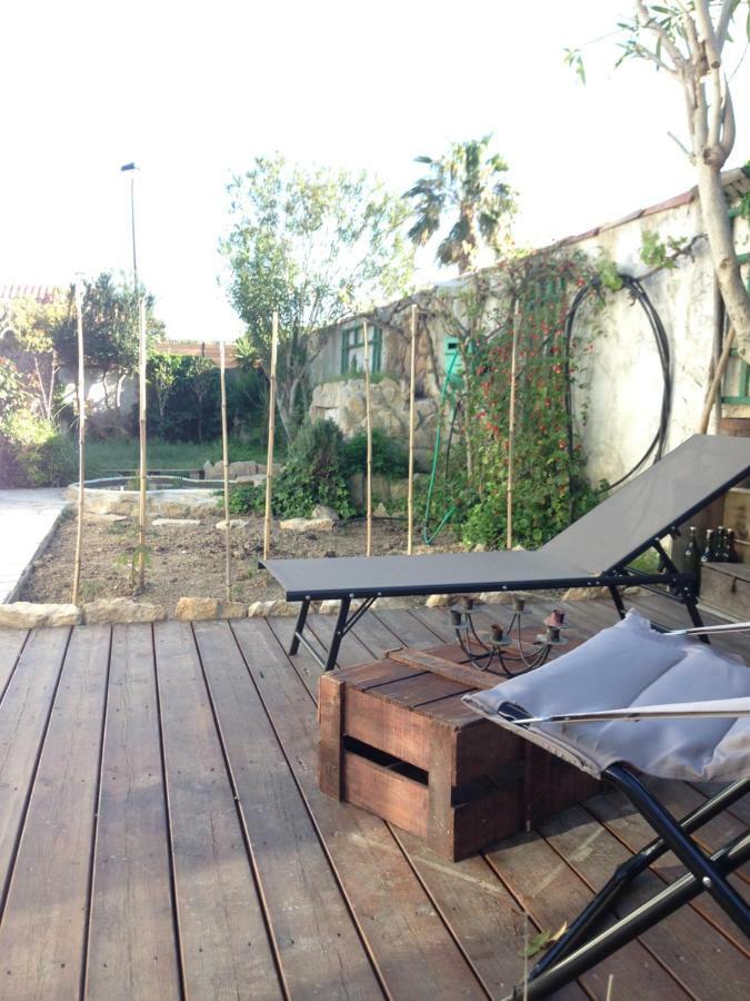 Seb&Laeti Guesthouse Saint-Laurent-dʼAigouze 外观 照片